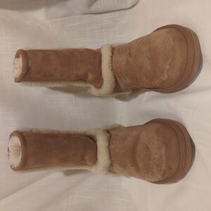 Womens UGG Carter Chestnut Suede Winter Boots size 6